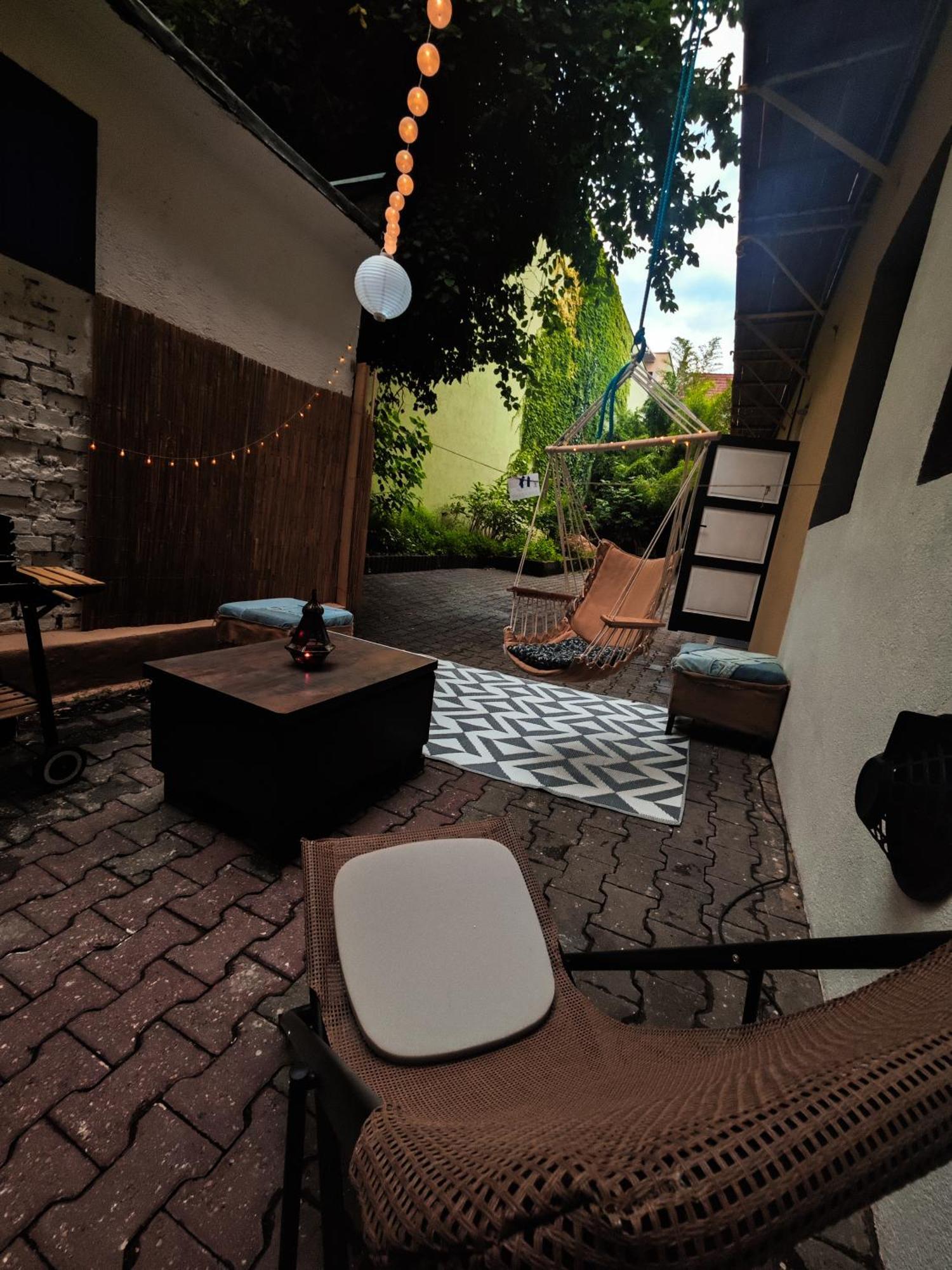 Vintage Room With Garden View Bratislava Luaran gambar