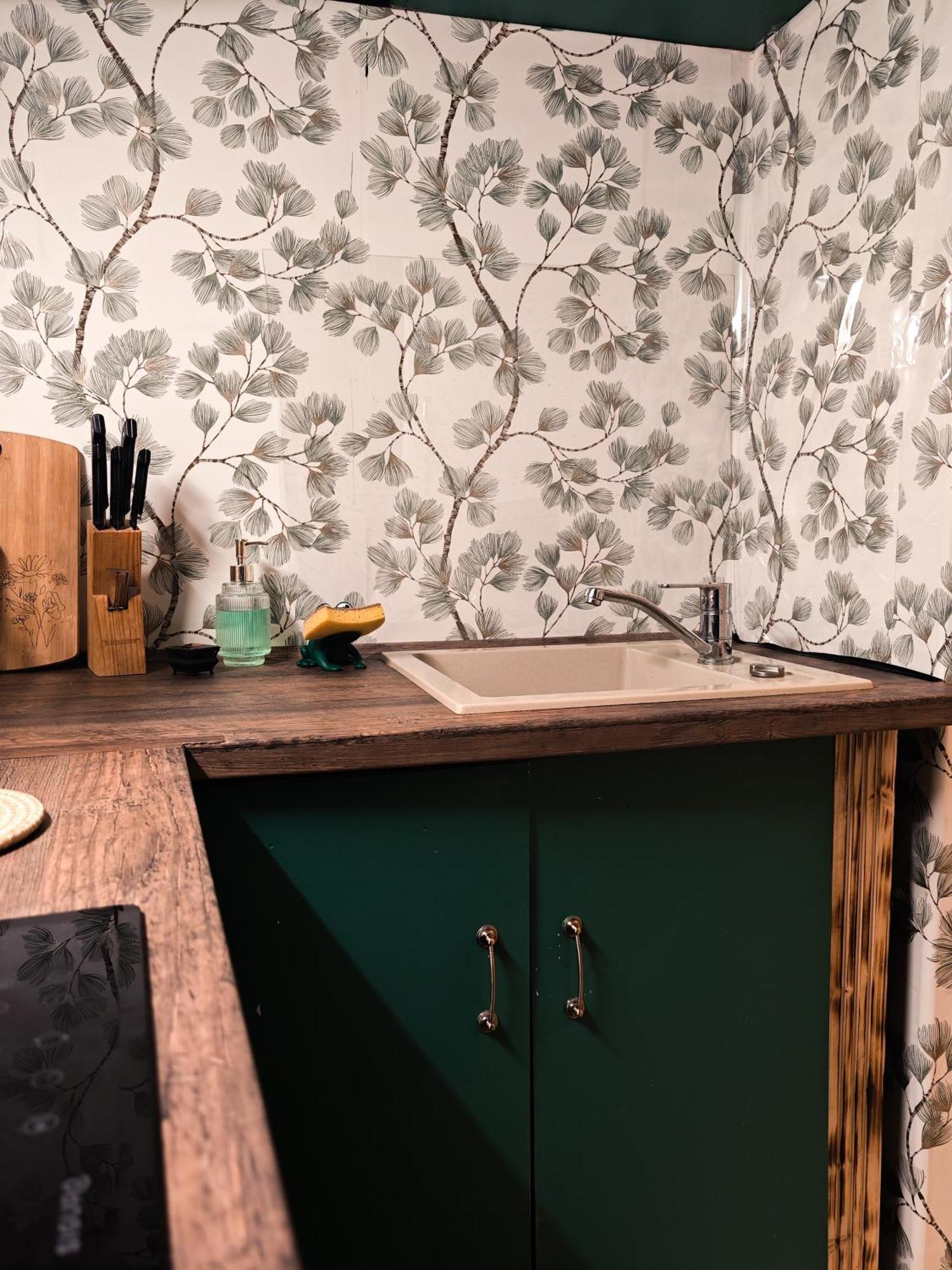 Vintage Room With Garden View Bratislava Luaran gambar